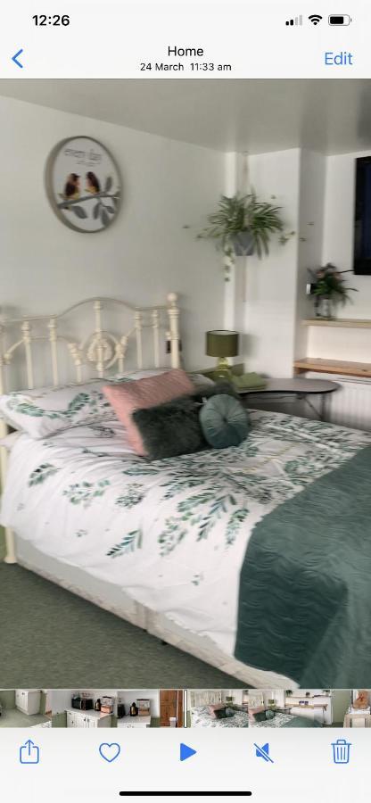 Barrs Court Beds Bed and Breakfast Warmley Εξωτερικό φωτογραφία