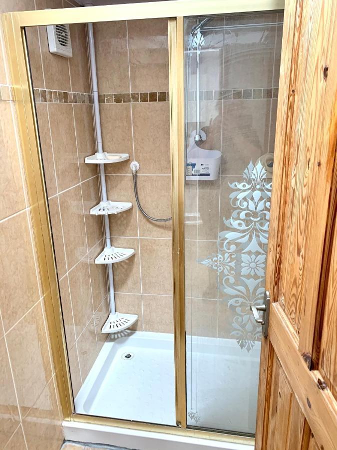 Barrs Court Beds Bed and Breakfast Warmley Εξωτερικό φωτογραφία
