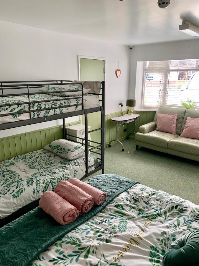 Barrs Court Beds Bed and Breakfast Warmley Εξωτερικό φωτογραφία
