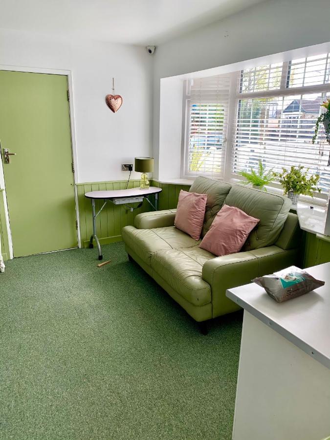 Barrs Court Beds Bed and Breakfast Warmley Εξωτερικό φωτογραφία